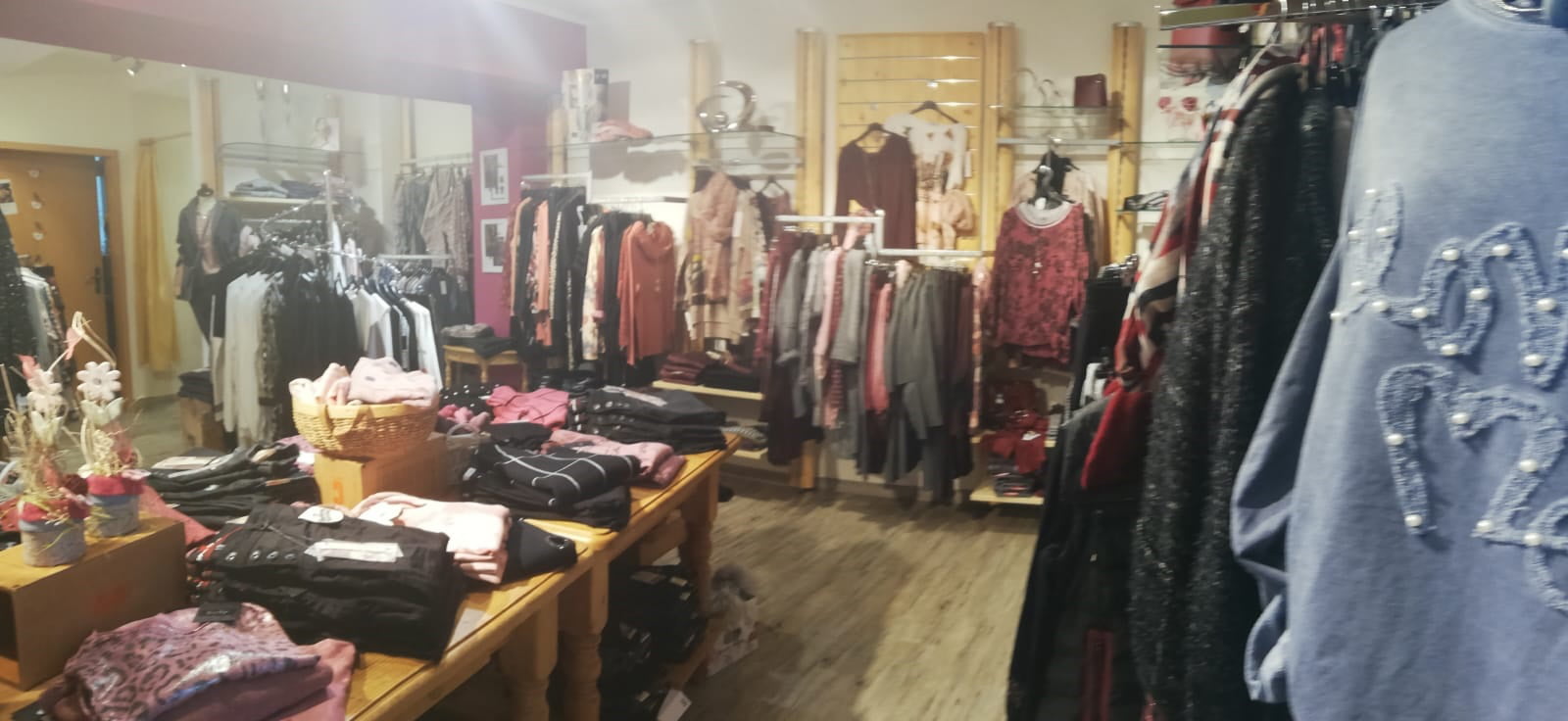 Mode-Boutique "Fresh Mix by Yvette" Panoramabild 2