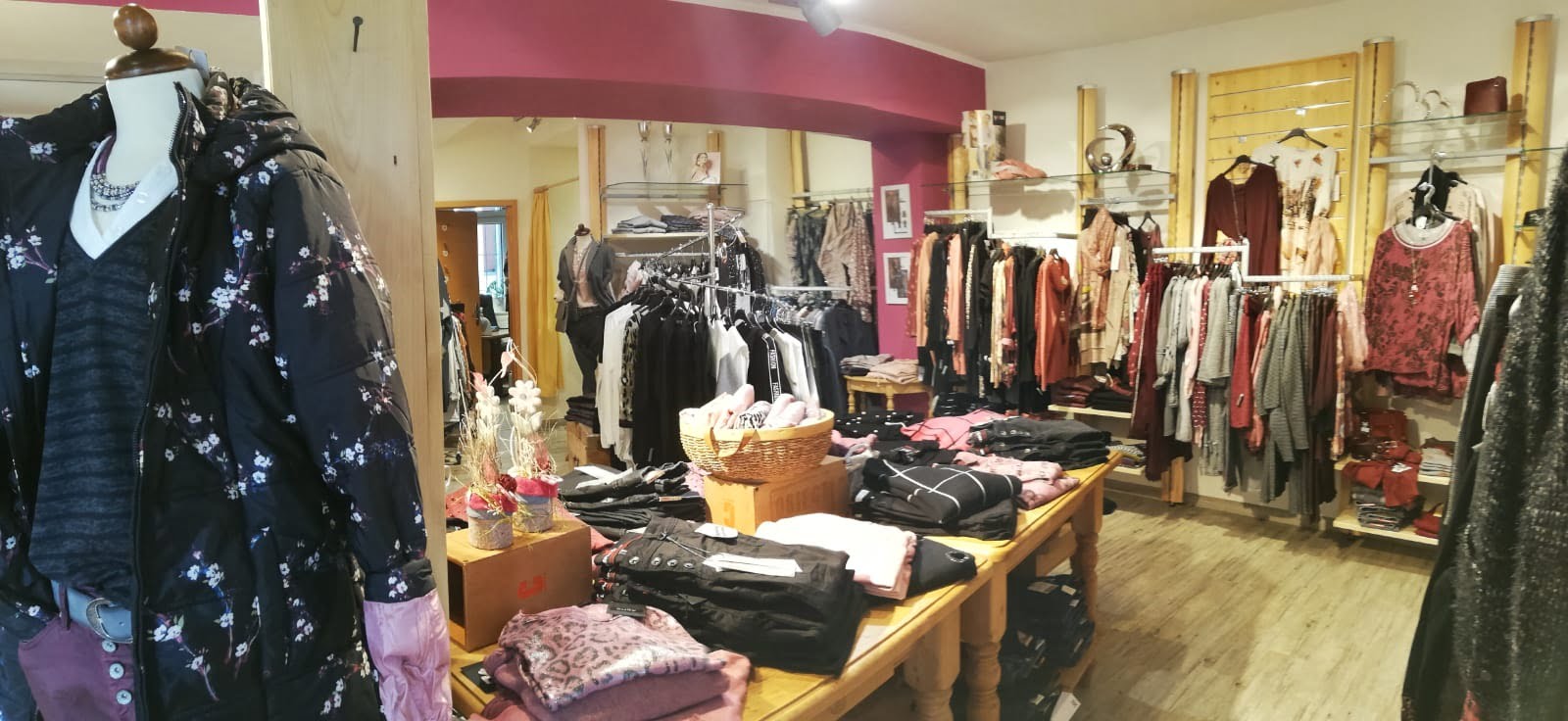 Mode-Boutique "Fresh Mix by Yvette" Panoramabild 6